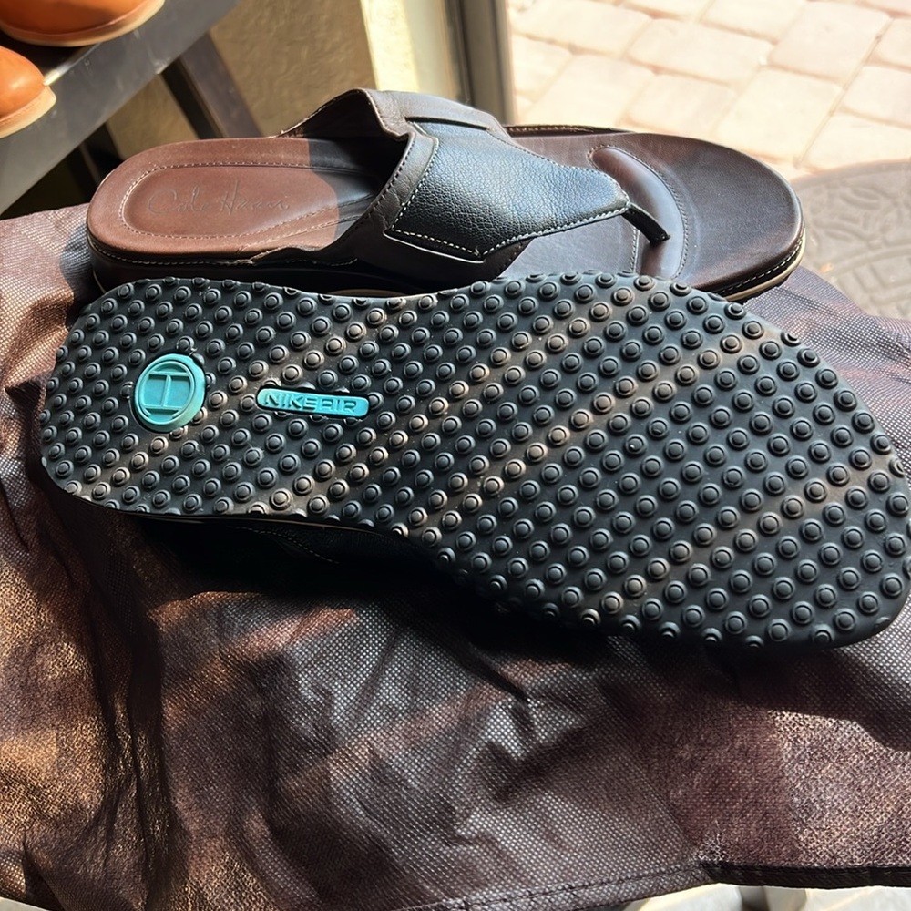 Cole Haan men’s leather dressy flip flops with Nike air  sole. Men’s 9 1/2 - Picture 4 of 10